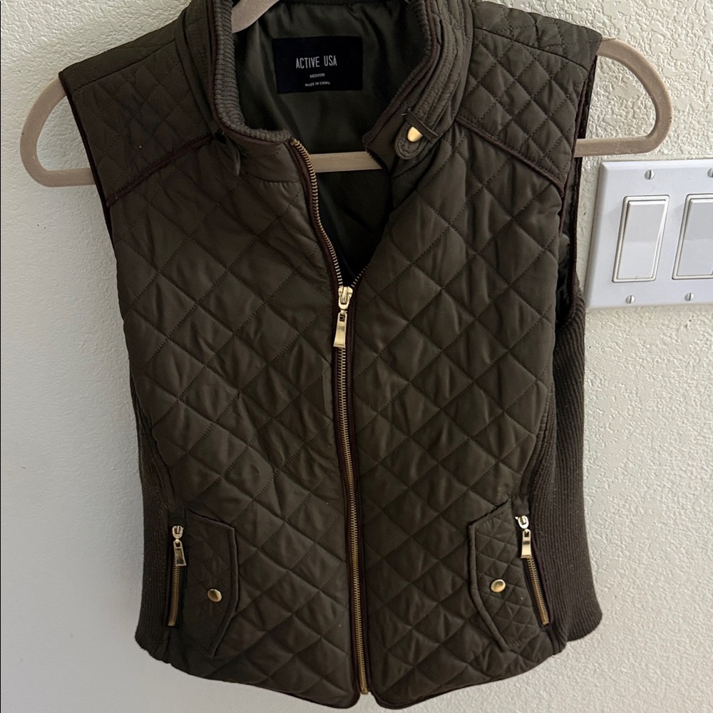 Active USA Women's Olive Quilted Vest